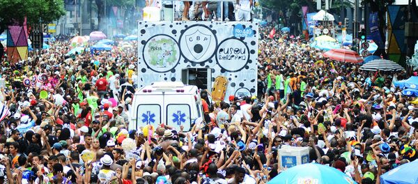 Gasto médio com os dias de folia deve chegar a R$ 847, segundo o SPC Brasil - Sputnik Brasil