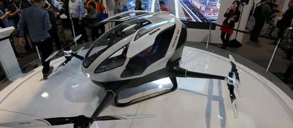Пассажирский беспилотник китайской компании Ehang на выставке в Лас-Вегасе - Sputnik Brasil