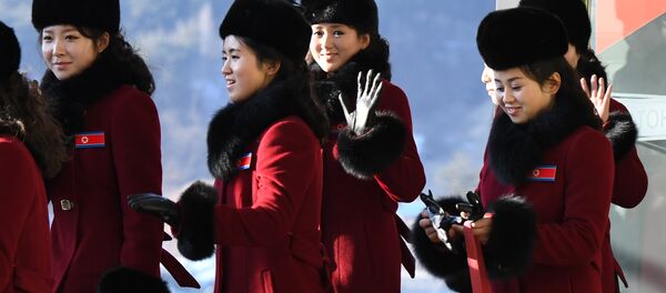 Líderes de torcida norte-coreanas - Sputnik Brasil
