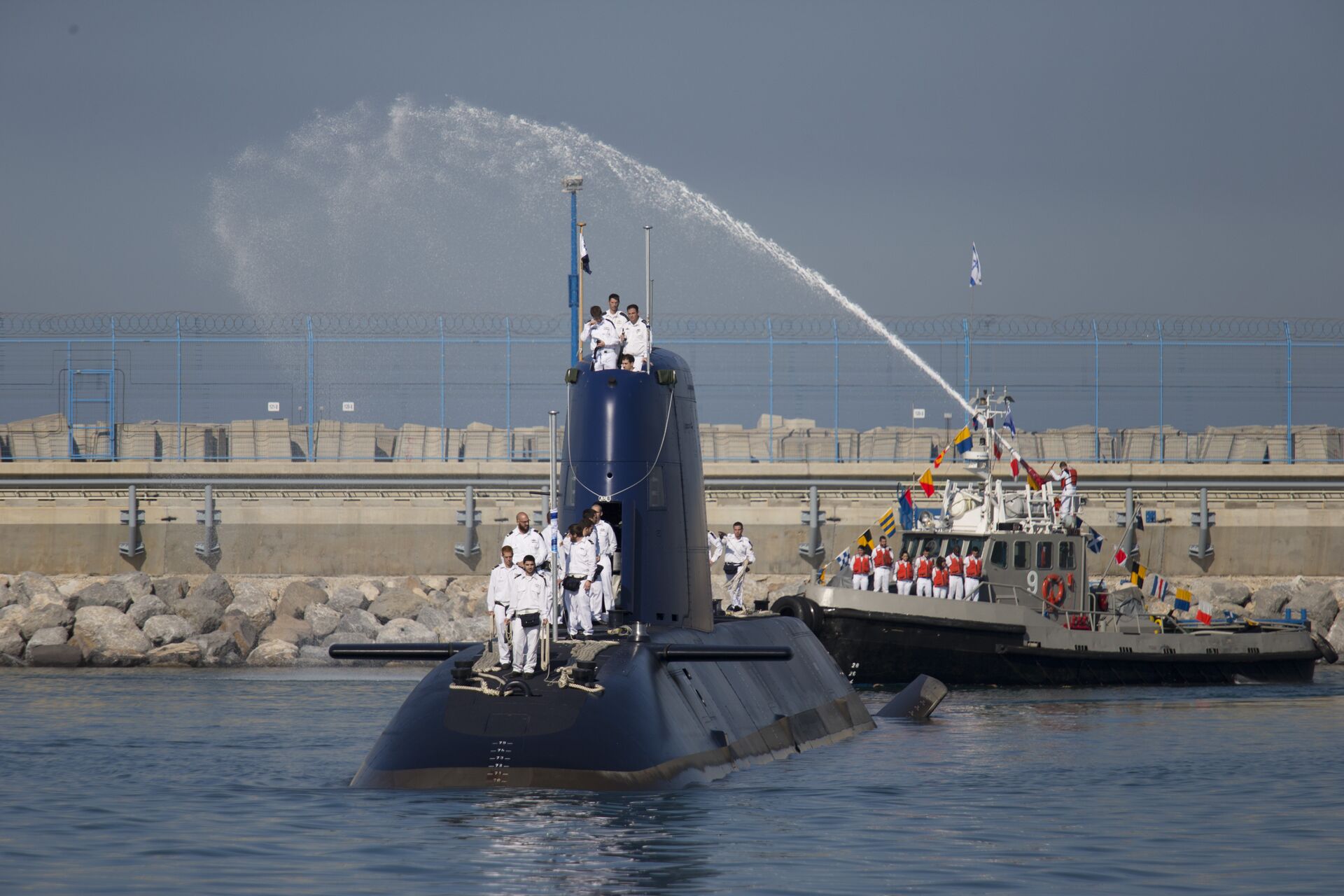 Marinheiros israelenses no submarino Rahav no porto de Haifa, Israel - Sputnik Brasil, 1920, 06.05.2023