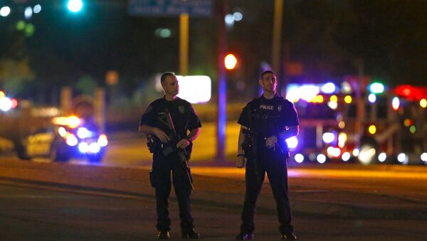 Police officers block an intersection near the Curtis Culwell Center after a shooting outside the Muhammad Art Exhibit and Contest, sponsored by the American Freedom Defense Initiative which was being held at the facility in Garland, Texas May 3, 2015. - Sputnik Brasil