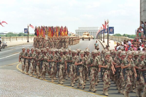 Parada militar dedicada à vitória na Guerra do Golfo, Washington, EUA, 1991 - Sputnik Brasil