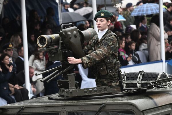 Parada militar na Grécia - Sputnik Brasil