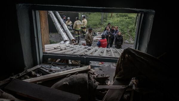 Donetsk está em ruínas após bombardeio de noite - Sputnik Brasil