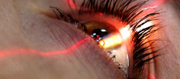 Olho durante operação (imagem referencial) - Sputnik Brasil