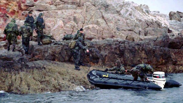Uma equipe de SWAT turca se prepara para deixar uma das ilhas disputadas de Kardak (Imia) depois que as tropas gregas foram retiradas de outra ilha (File) - Sputnik Brasil