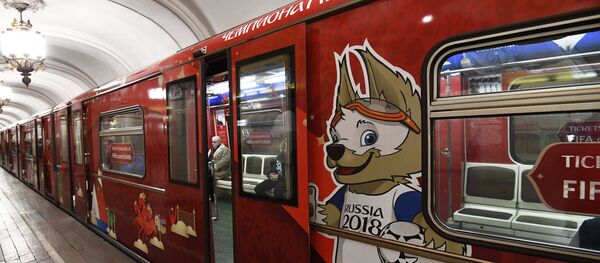 Trem de metrô oficial da Copa do Mundo da FIFA 2018 dedicado à história do torneio. - Sputnik Brasil