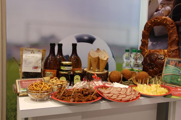 Comida tradicional da região de Vladimir apresentada no estande durante o Fórum de Investimentos da Rússia 2018, em Sochi - Sputnik Brasil