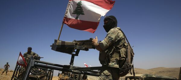 Soldados libaneses sobre o veículo blindado (foto de arquivo) Soldados libaneses sobre o veículo blindado (foto de arquivo) - Sputnik Brasil