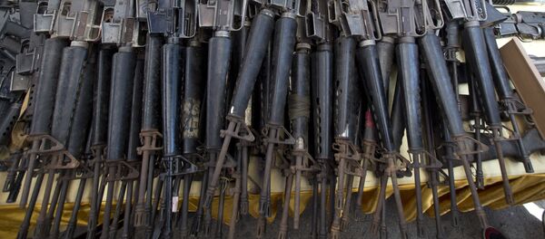 Fuzis norte-americanos M-16 (foto de arquivo) - Sputnik Brasil