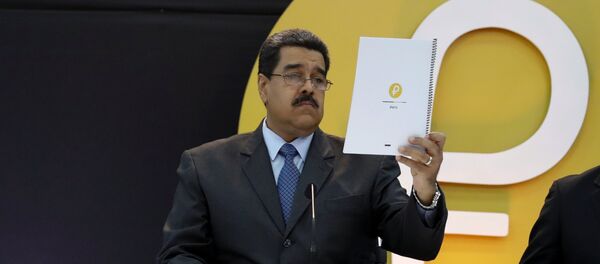 Nicolás Maduro, presidente da Venezuela, durante o lançamento do petro - Sputnik Brasil