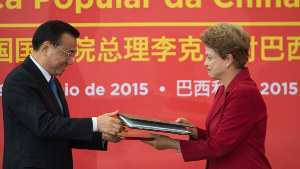 O primeiro-ministro da China, Li Keqiang, durante declaração à imprensa com a presidenta Dilma Rousseff, no Palácio do Planalto - Sputnik Brasil