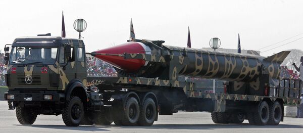 Míssil balístico paquistanês Hatf-V com capacidade para transportar ogivas nucleares - Sputnik Brasil