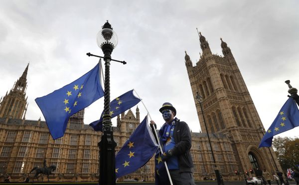 Brexit: Reino Unido e União Europeia chegam a acordo comercial Brexit: Reino Unido e União Europeia chegam a acordo comercial - Sputnik Brasil