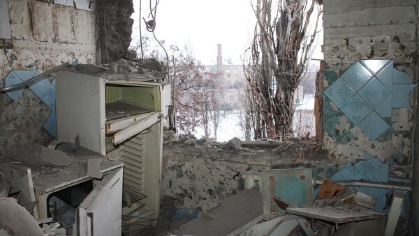 Donetsk após bombardeio - Sputnik Brasil