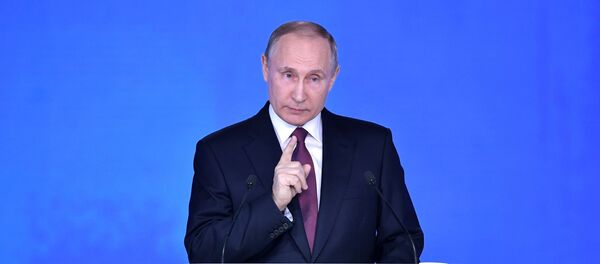 Vladimir Putin fala à Assembleia Federal da Rússia em 1 de março de 2018 - Sputnik Brasil