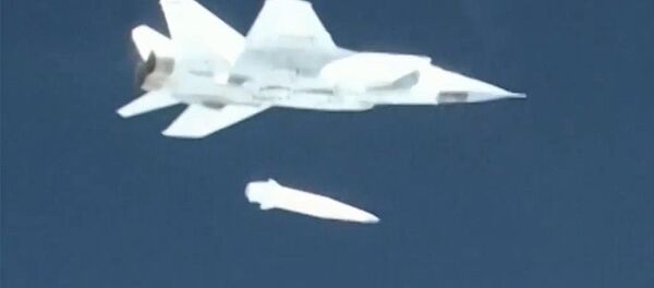 Teste do novo sistema de mísseis hipersônicos para aviação Kinzhal - Sputnik Brasil