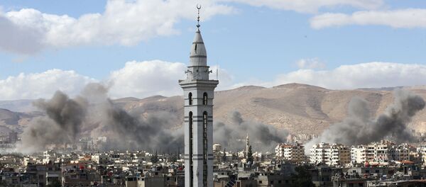 Fumaça em Ghouta Oriental, Síria (foto de arquivo) - Sputnik Brasil