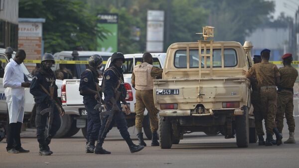 Forças de segurança em Ouagadougou, em Burkina Faso - Sputnik Brasil