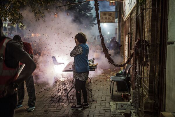 Fogos de artificio lançados durante festejo do Ano Novo chinês em Johanesburgo - Sputnik Brasil