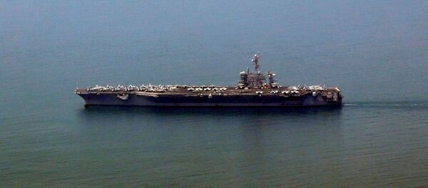 Авианосец USS Carl Vinson в порту Дананг, Вьетнам Авианосец USS Carl Vinson в порту Дананг, Вьетнам - Sputnik Brasil