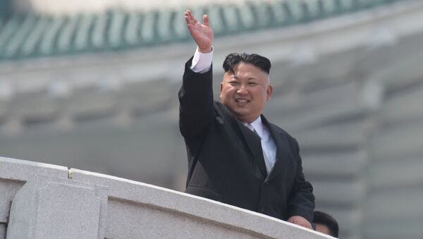 North Korean leader Kim Jong-un during a military parade marking the 105th birthday of Kim Il-Sung, the founder of North Korea, in Pyongyang - Sputnik Brasil