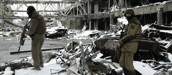 Milícias da República Popular de Donetsk no território do aeroporto de Donetsk Milícias da República Popular de Donetsk no território do aeroporto de Donetsk - Sputnik Brasil