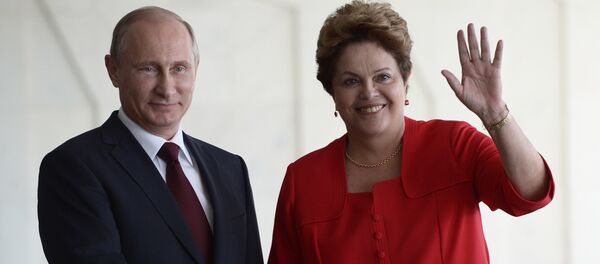 Encontro dos presidentes Vladimir Putin, da Rússia, e Dilma Rousseff, do Brasil, em Brasília, em 14 de julho de 2014 - Sputnik Brasil