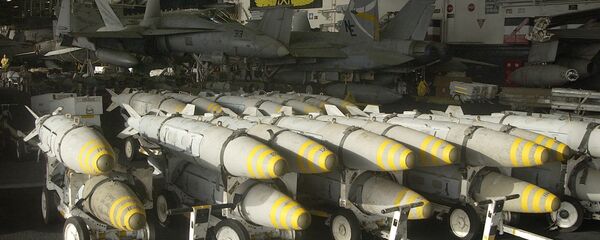 Bombas bunker buster (bombas penetrantes) armazenadas pelas Forças Armadas dos EUA no Iraque em 2003. - Sputnik Brasil
