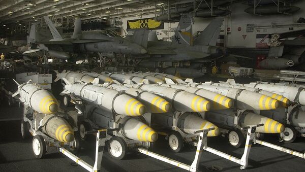 Bombas bunker buster (bombas penetrantes) armazenadas pelas Forças Armadas dos EUA no Iraque em 2003. - Sputnik Brasil