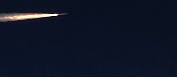 As Forças Aeroespaciais Russas realizam o lançamento de teste do novo sistema de aviação e míssil hipersônico Kinzhal - Sputnik Brasil