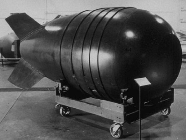 Uma bomba nuclear Mark 6 dos EUA, semelhante à que caiu em 11 de março de 1958 Uma bomba nuclear Mark 6 dos EUA, semelhante à que caiu em 11 de março de 1958 - Sputnik Brasil