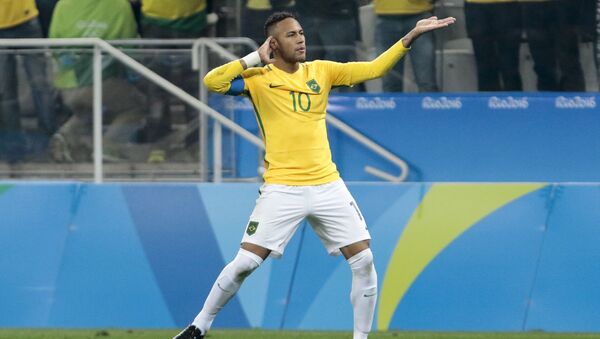 Neymar, craque da seleção brasileira, se recupera de uma lesão no pé direito - Sputnik Brasil