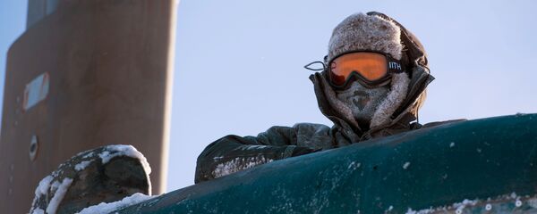 Marinheiro estadunidense no mar de Beaufort, no Ártico - Sputnik Brasil