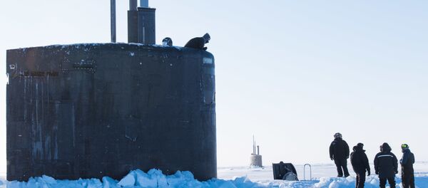 Marinhas dos EUA e do Reino Unido realizam exercícios marítimos conjuntos no Ártico - Sputnik Brasil