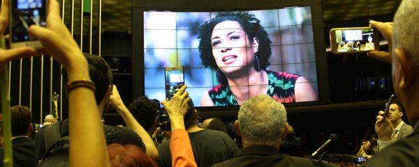 Ato no plenário da Câmara Federal em repúdio ao assassinato da vereadora Marielle Franco, do PSOL-RJ, e de seu motorista, Anderson Gomes - Sputnik Brasil