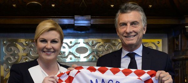 A presidente da Croácia, Kolinda Grabar-Kitarovic, e o presidente da Argentina, Mauricio Macri - Sputnik Brasil