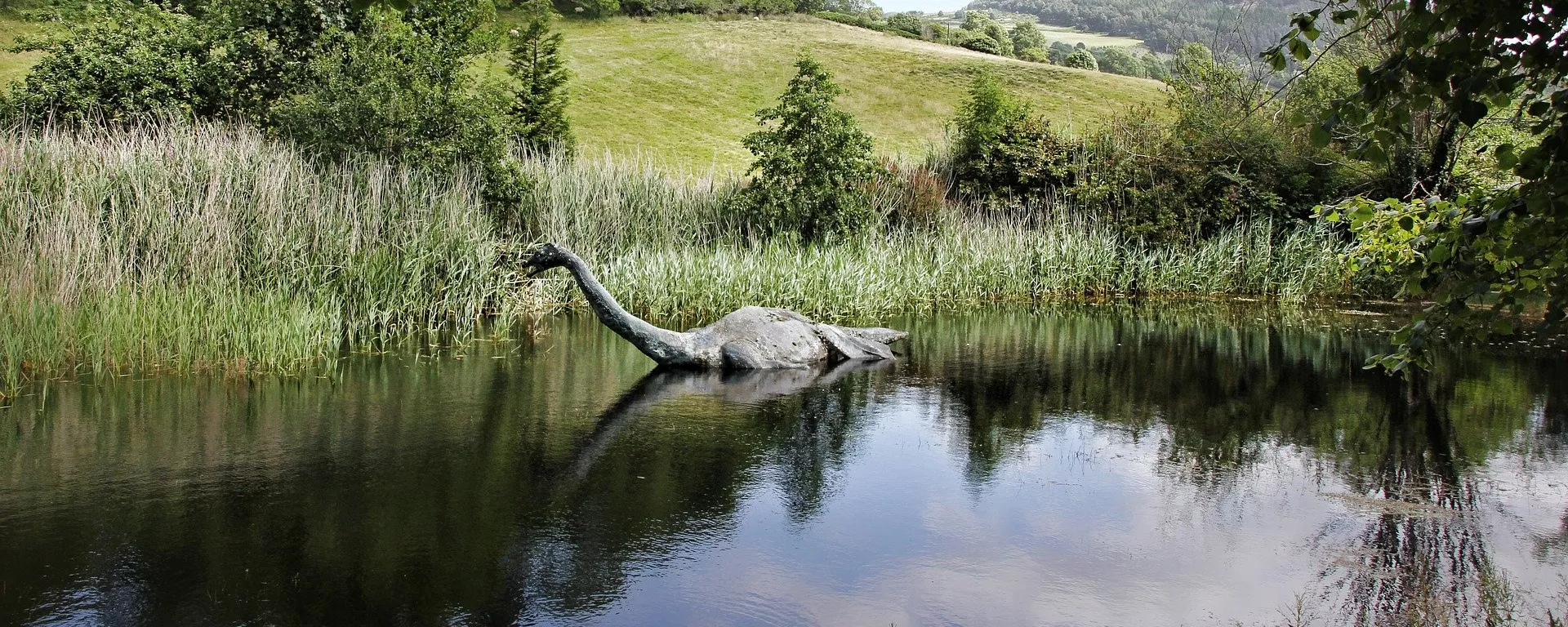 Monstro do lago Ness (apresentação artística) - Sputnik Brasil, 1920, 07.10.2020