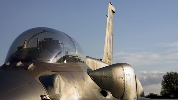 Caça israelense F-16 (foto de arquivo) - Sputnik Brasil