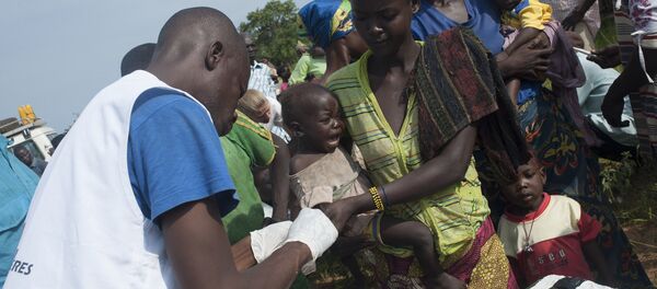 Especialistas da organização internacional Médicos sem Fronteiras em campanha contra a malária na República Centro-Africana Especialistas da organização internacional Médicos sem Fronteiras em campanha contra a malária na República Centro-Africana - Sputnik Brasil