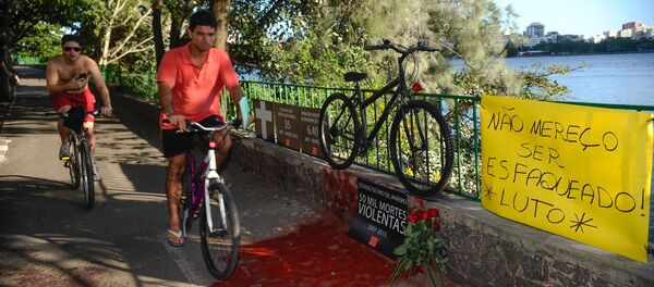 Protesto da ONG Rio de Paz pela morte do médico Jaime Gold, 56 anos, esfaqueado em um assalto na Lagoa Rodrigo de Freitas - Sputnik Brasil