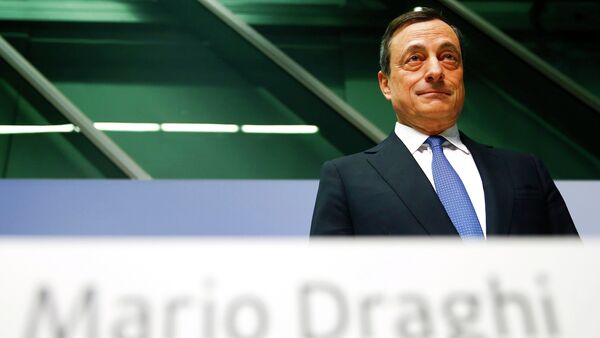 European Central Bank (ECB) President Mario Draghi arrives for an ECB news conference in Frankfurt January 22, 2015 - Sputnik Brasil