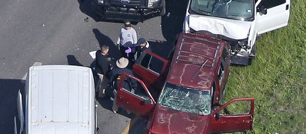 Carro onde serial bomber se explodiu ao ser perseguido pela polícia - Sputnik Brasil