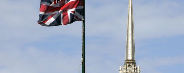 Bandeira britânica hasteada em frente à embaixada do Reino Unido em Moscou - Sputnik Brasil