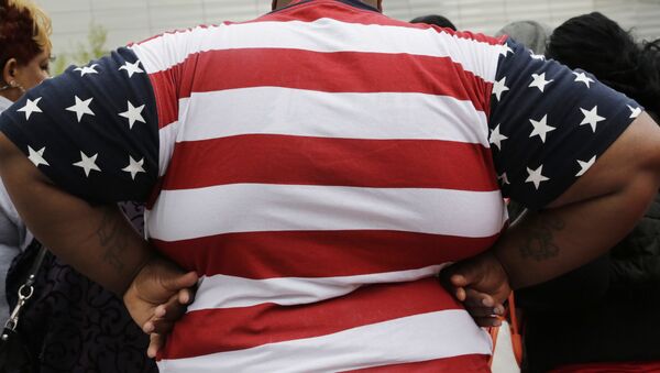Foto mostra homem obeso em Nova York, nos EUA. - Sputnik Brasil