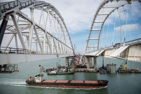 Construção da ponte da Crimeia, março de 2018 - Sputnik Brasil