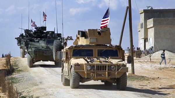 Forças dos EUA patrulhando nos arredores da cidade síria de Manbij, província de Aleppo (foto de arquivo) - Sputnik Brasil