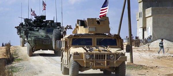 Forças dos EUA patrulhando nos arredores da cidade síria de Manbij, província de Aleppo (foto de arquivo) - Sputnik Brasil