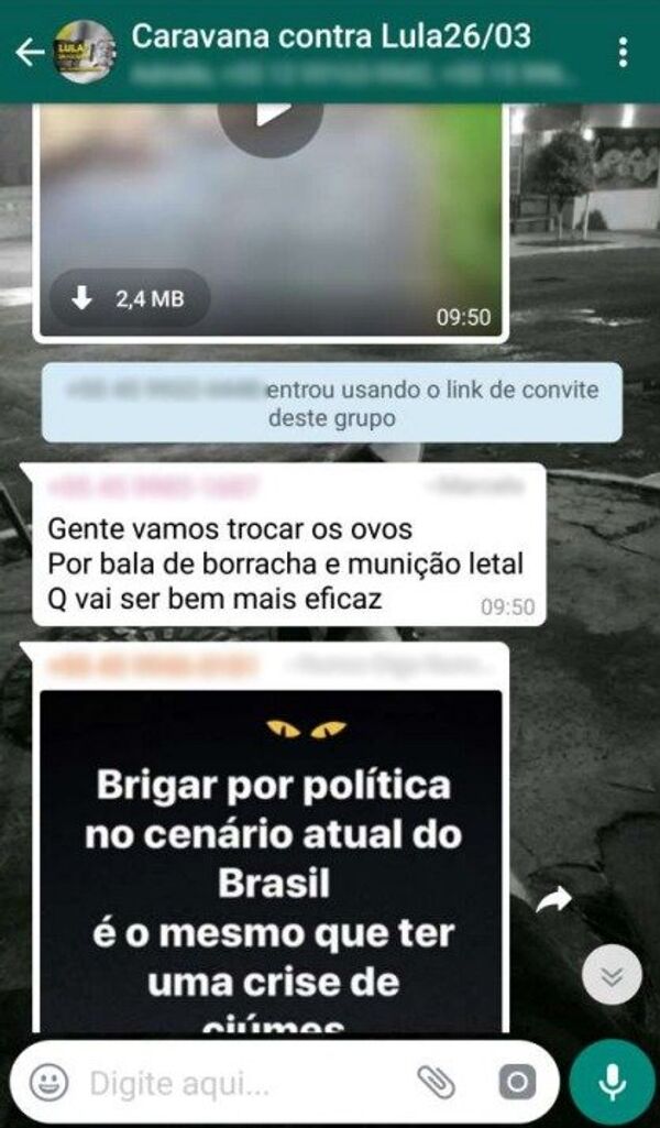 Conversas de whatsapp indicam que ataque a ônibus da Caravana do ex-presidente Lula tenha sido planejado  - Sputnik Brasil