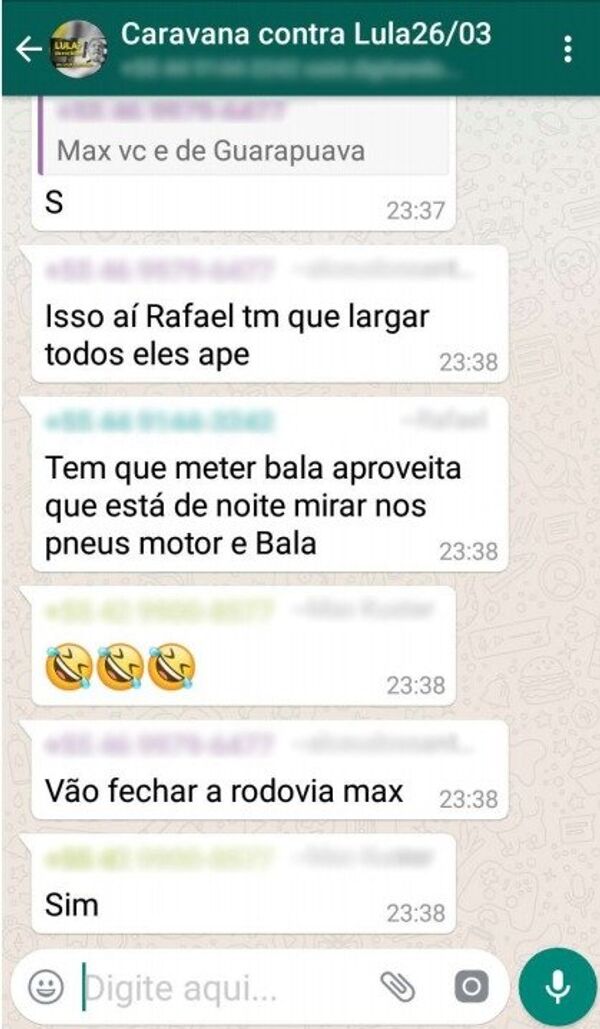 Conversas de whatsapp indicam que ataque a ônibus da Caravana do ex-presidente Lula tenha sido planejado  - Sputnik Brasil